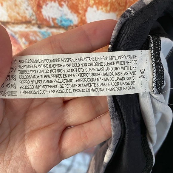 Forever 21 Black Gray Brush Stroke Print Cropped Leggings Capris Yoga Pants L - Picture 6 of 6